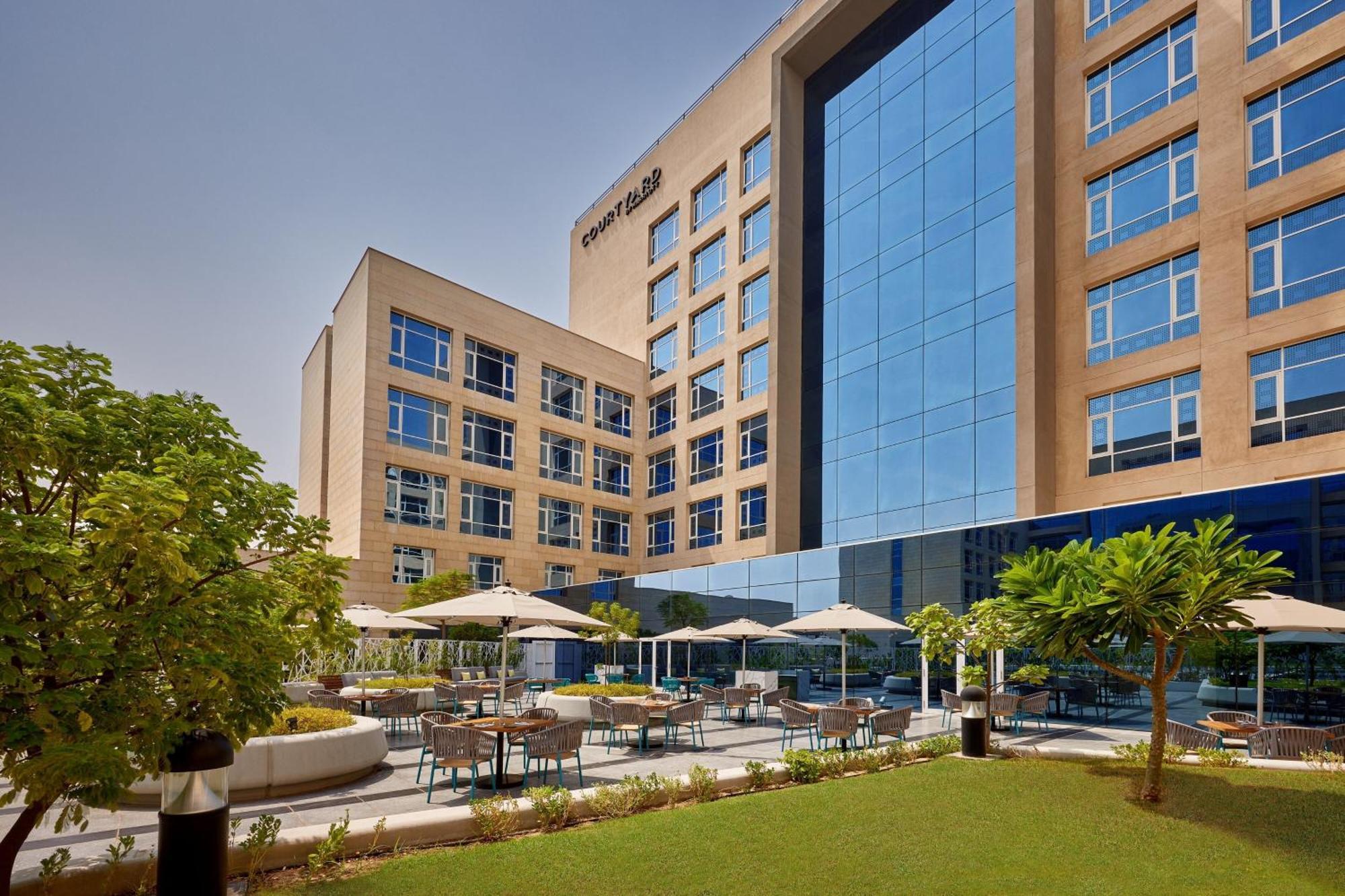 Готель Courtyard By Marriott Jubail Екстер'єр фото